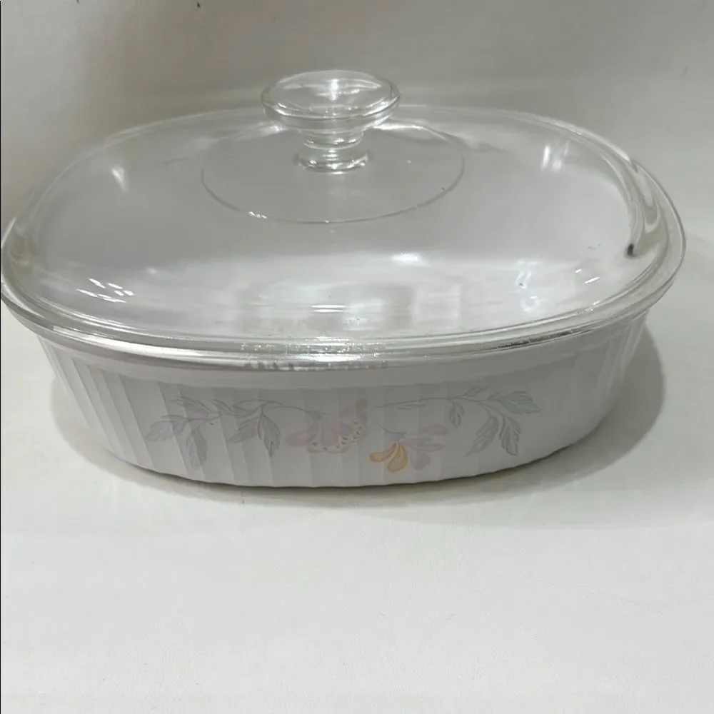 Corningware Pink Trio French White Ribbed Oval Cookware & Lid 2 1/2 Quart 2.8 L